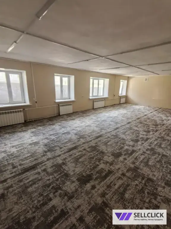 Продается помещение свободного назначения в Приморском районе.