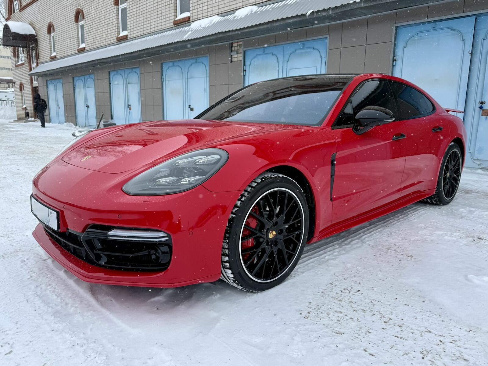 Porsche Panamera, II Panamera Turbo Лифтбек 2018 Красный Turbo 4.0 AMT (550 л.с.) 4WD 73000 км