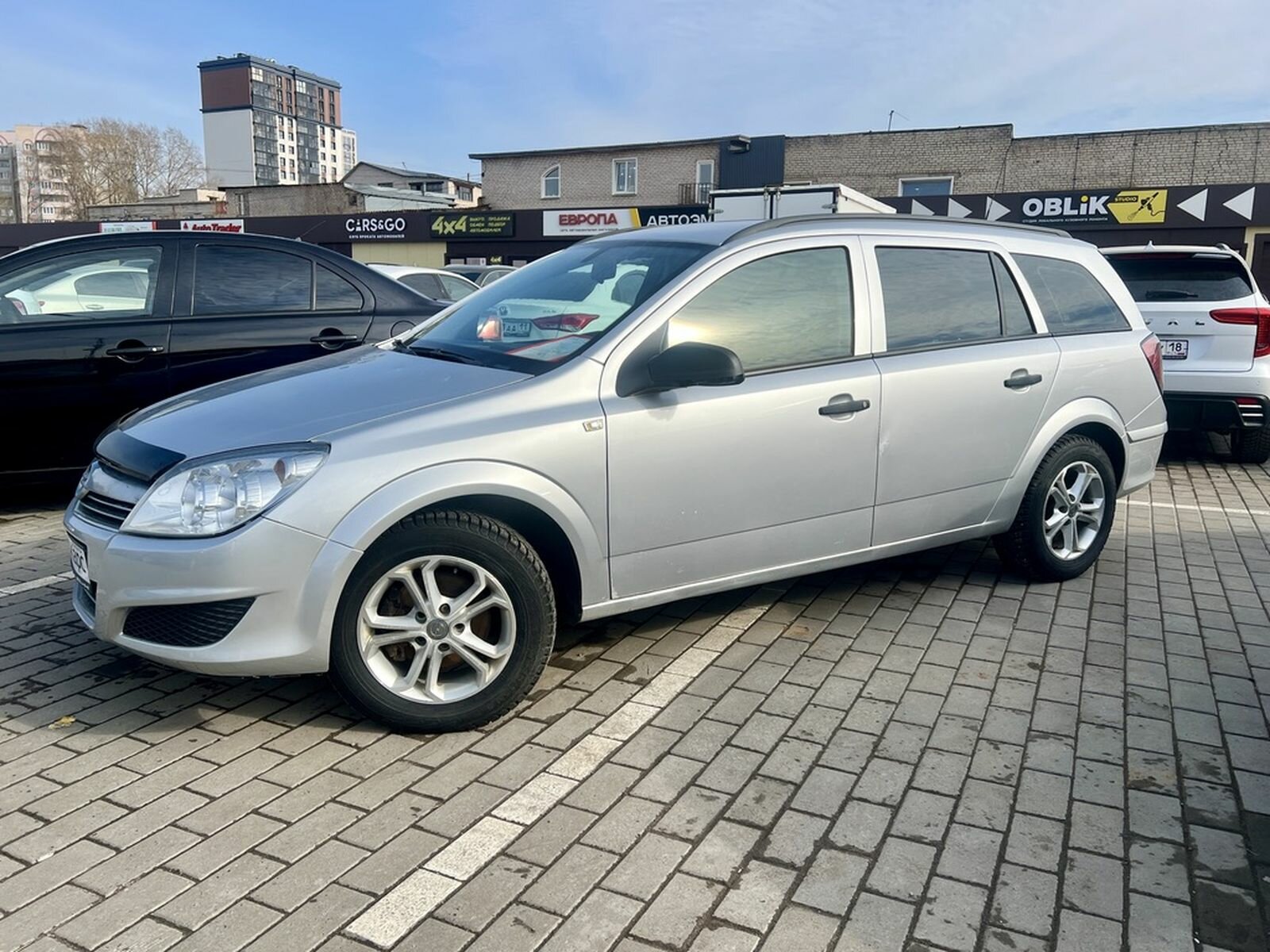 Opel Astra, H Рестайлинг  Универсал 5 дв. 2008 Серебряный 1.3d MT (90 л.с.) 150000 км