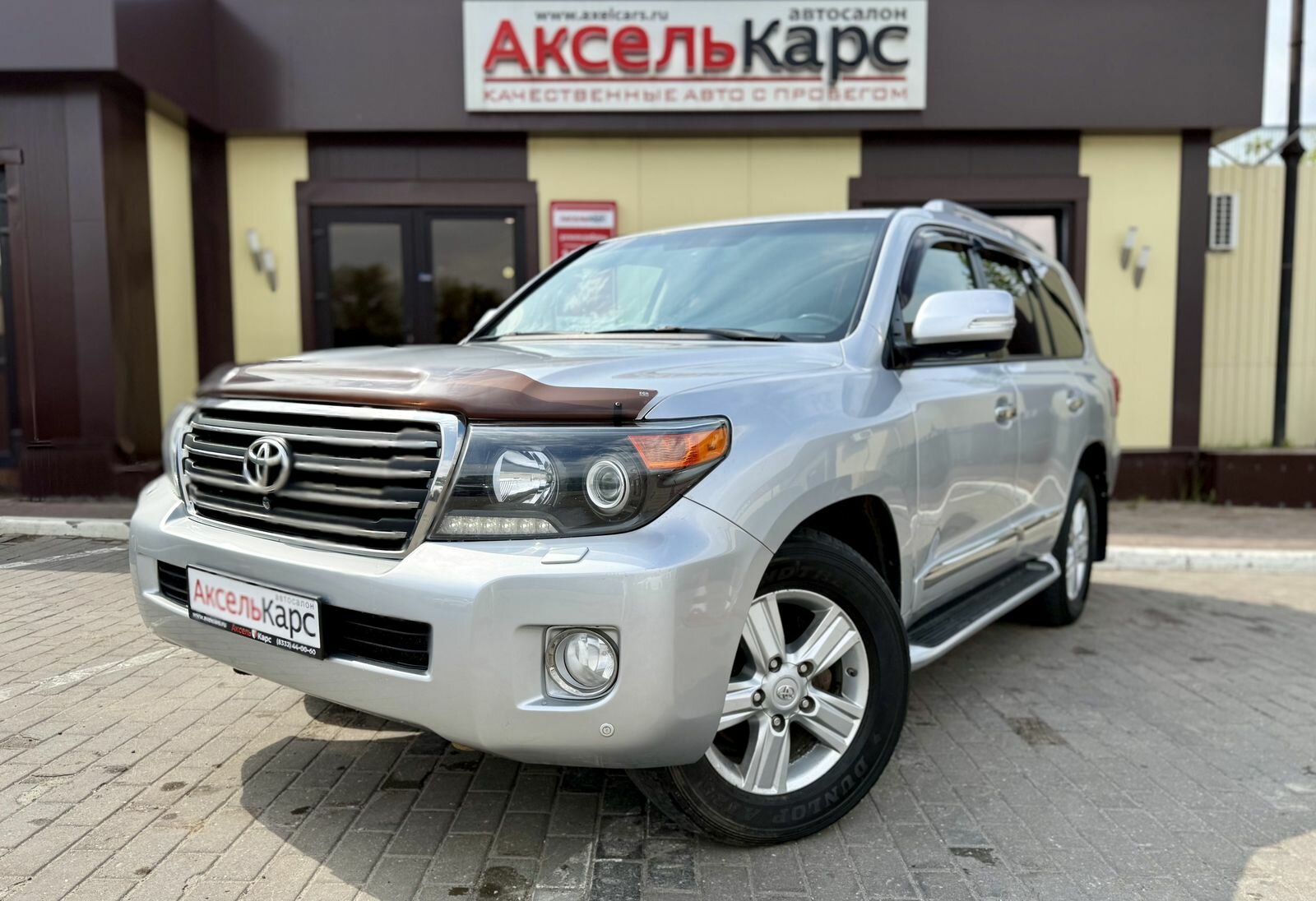 Toyota Land Cruiser, 200 Series Рестайлинг 1 SE «Brownstone» (7 мест) Внедорожник 5 дв. 2014 Серый 4.5d AT (235 л.с.) 4WD 317001 км