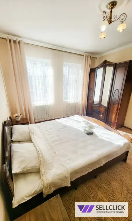 Полдома в парковой зоне ,рядом с Колоннадой