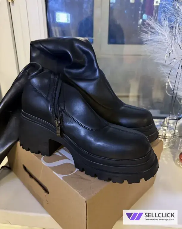 Кожаные сапоги-чулки ботфорты тракторной подошве