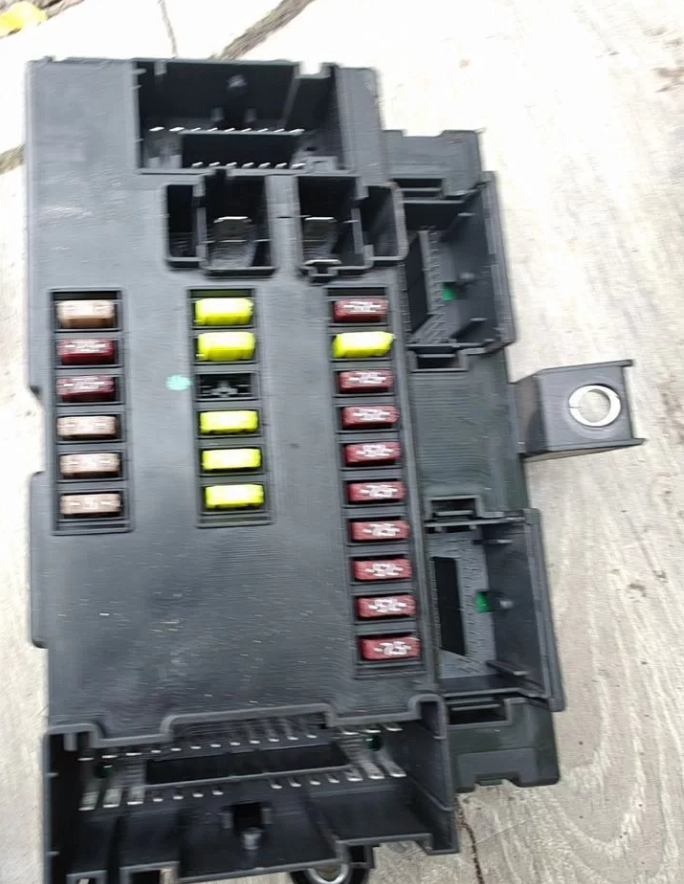 Блок предохранителей Fiat 1365823080