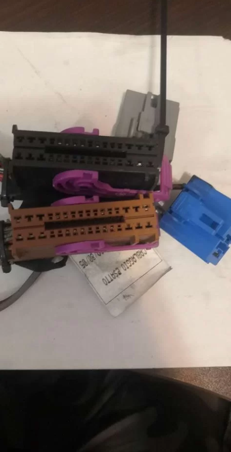 Фишки блока предохранителей (под капот)