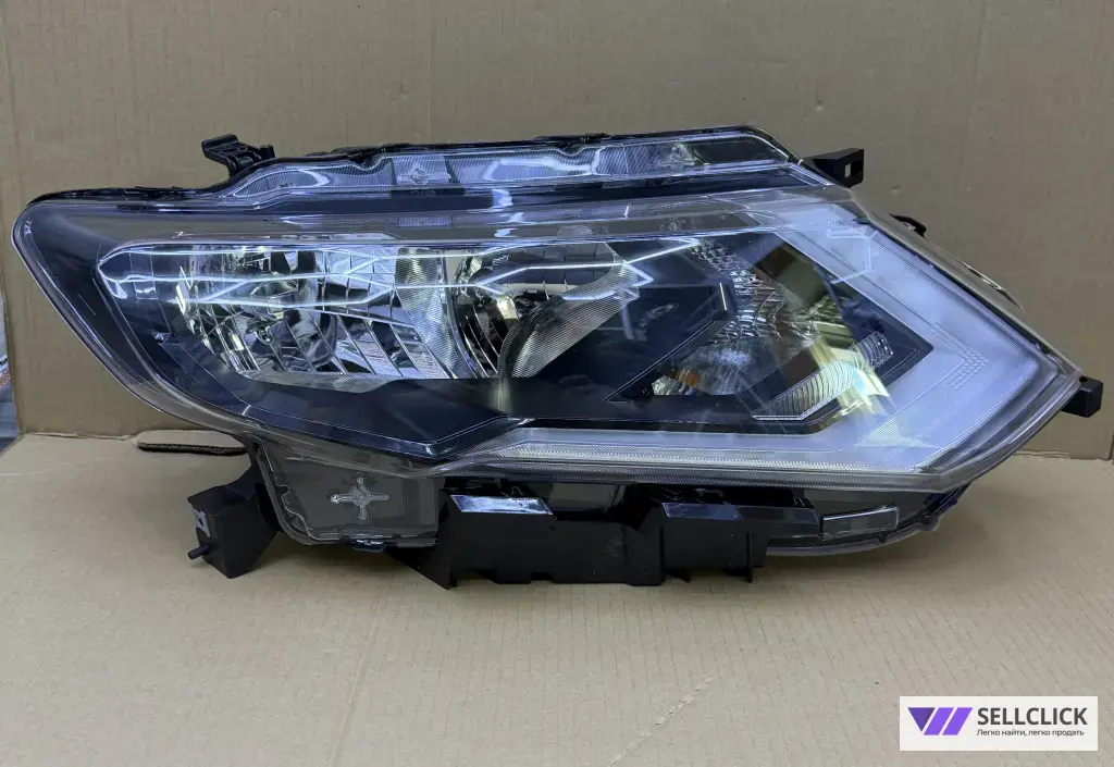 Фара передняя правая в сборе Nissan X-Trail T32