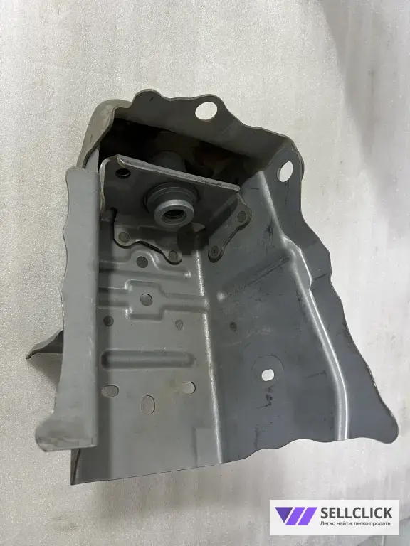 Кронштейн усилителя бампера Toyota RAV4 50 передний левый