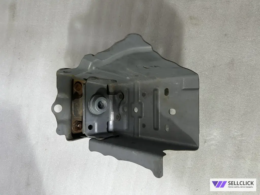 Кронштейн усилителя бампера Toyota RAV4 50 передний левый