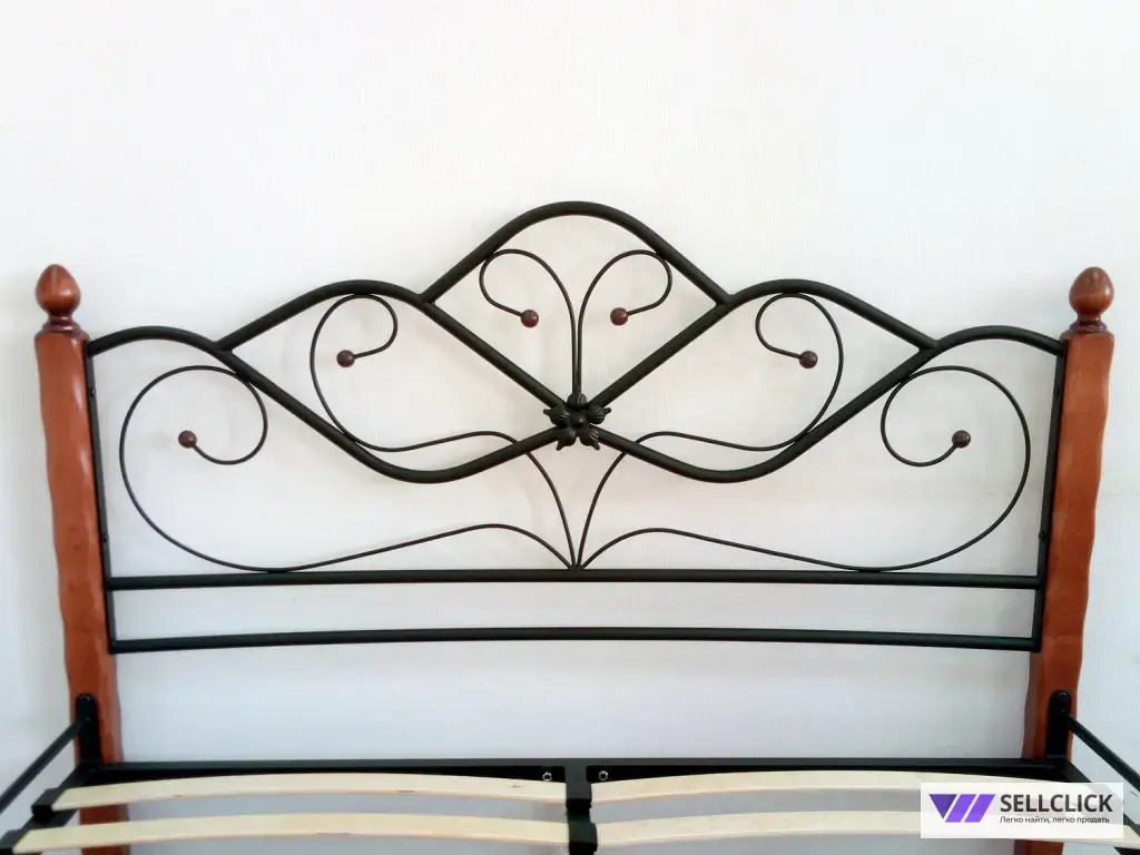 Кровать в кованом стиле
