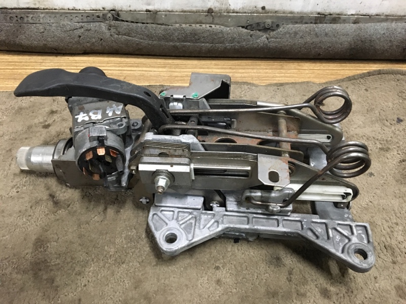 Колонка рулевая механическая на Audi A4 B7 / Ауди А4 Б7 2005-2007г.\nОригинал.\nВ отличном состоянии.\nВ сборе с замком зажигания.\nКонтрактная запчасть из Японии.\nГарантия на установку.\nОтправим в регионы ТК.