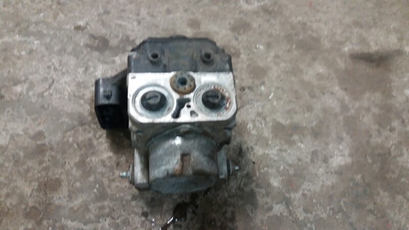 Блок ABS насос 2.4 2AZFE на Toyota Harrier II / Тойота Харриер 2 2003-2009г