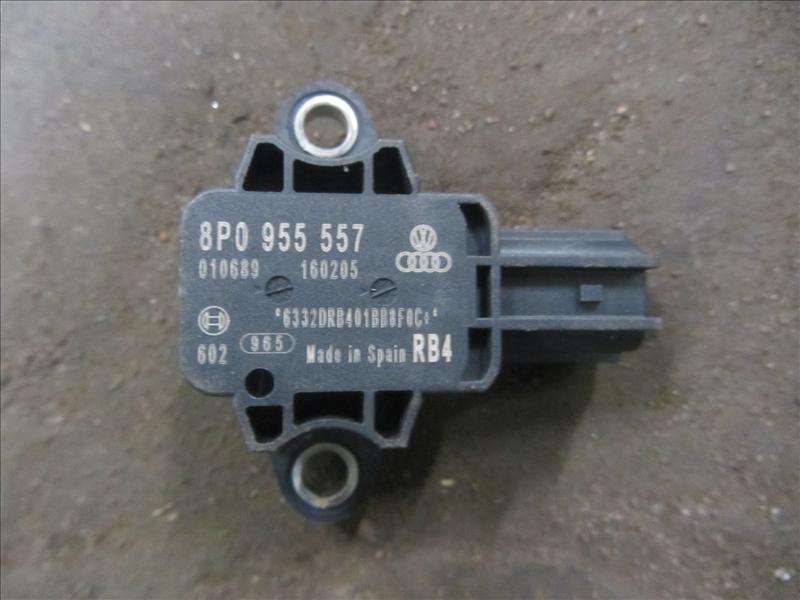 Датчик удара AIR BAG 8P0955557, С автомобиля Audi A4 B7 2.0 ALT AT 2005г седан вариатор 2WD (передний привод) седан цвет синий. Контрактная запчасть из Японии. Пробег 111 000 км. Без пробега по РФ., отличное