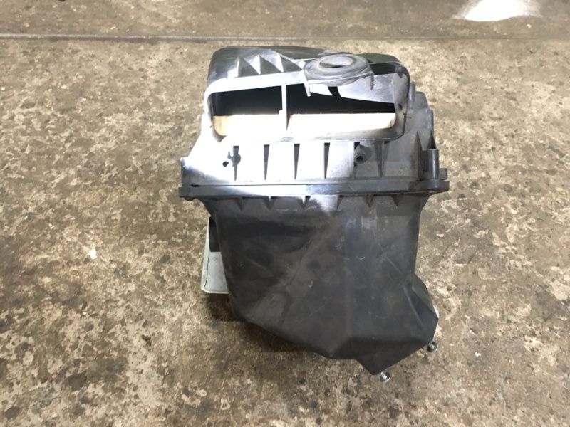 Корпус воздушного фильтра 2.0 ALT, С автомобиля Audi A4 B7 2.0 ALT AT 2005г седан вариатор 2WD (передний привод) седан цвет синий. Контрактная запчасть из Японии. Пробег 111 000 км. Без пробега по РФ., отличное