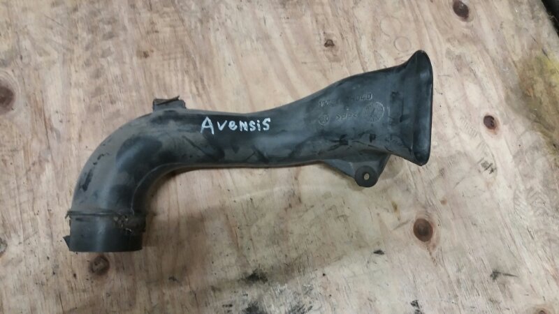 Воздухозаборник на Toyota Avensis II AZT250 T250 / Тойота Авенсис 2 Т250 250 2003-2008г \nОригинал. \nВ отличном состоянии. \nБез дефектов и повреждений.\nКонтрактная запчасть из Японии. Без пробега по РФ. Отправим в регионы ТК.
