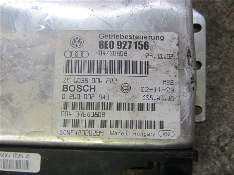 Блок управления АКПП / эбу КПП AMB 1.8 Turbo на Audi A4 B6 / Ауди А4 Б6 2000-2004г.\nОригинал.\nС аукциона Японии.\nС двигателя AMB 1.8 turbo / АМБ 1,8 турбо бензин.\nВ отличном состоянии. Рабочий. Гарантия на установку и проверку.\nКонтрактная запчасть и