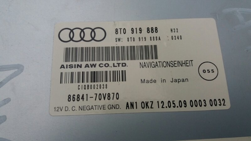 Блок управления навигацией проигрыватель / navigation на Audi A4 B8 / Ауди А4 Б8 2010-2015г.\nОригинал.\nВ отличном состоянии. Рабочий.\nКонтрактная запчасть из Японии. Гарантия на проверку. Отправим в регионы ТК.