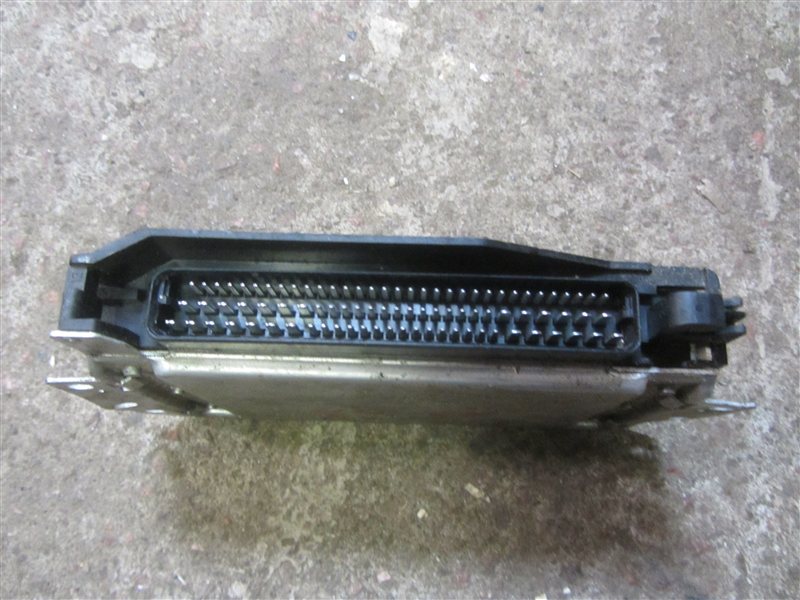 Блок управления АКПП / эбу КПП AMB 1.8 Turbo на Audi A4 B6 / Ауди А4 Б6 2000-2004г.\nОригинал.\nС аукциона Японии.\nС двигателя AMB 1.8 turbo / АМБ 1,8 турбо бензин.\nВ отличном состоянии. Рабочий. Гарантия на установку и проверку.\nКонтрактная запчасть и