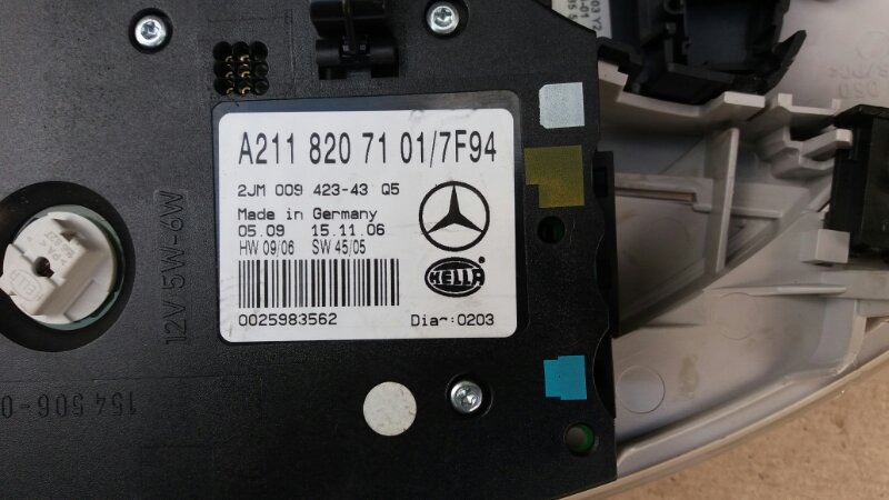 Плафон салонный передний на Mercedes Benz E-Klasse W211 / Мерседес Е Класс 211 2002-2009г.\nОригинал.\nВ отличном состоянии. Рабочий. Без дефектов. Отправим в регионы ТК.