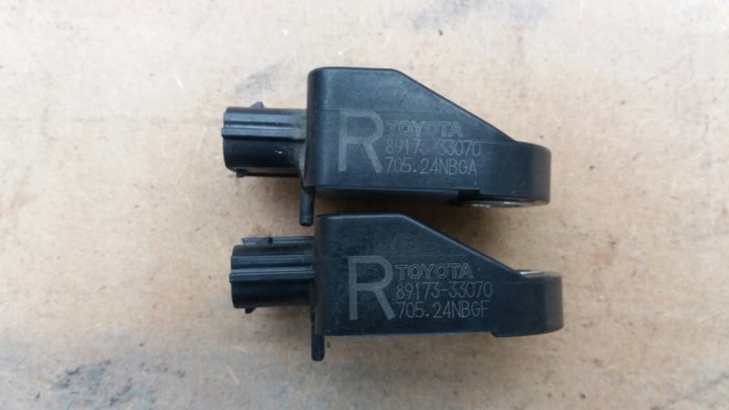 Датчик AIR BAG подушки безопасности на Toyota Camry V40 / Тойота Камри V40 2006-2011г \nЦена за 2 шт.\nОригинал. \nВ отличном состоянии. Рабочие. \nКонтрактная запчасть с аукциона Японии. Гарантия на установку и проверку. \nОтправим в регионы  ТК.