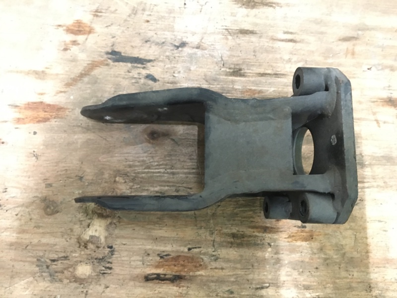 Кронштейн двигателя передний на Mercedes Benz Vito W638 / Мерседес Вито 638 1996-2003г. Оригинал. В отличном состоянии. Без дефектов. Контрактная запчасть из Японии. Без пробега по РФ. Отправим в регионы ТК.