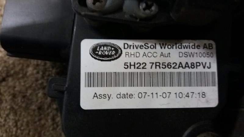 Педаль газа электронная с датчиком на Land Rover Range Rover Sport L320 / Лэнд Ленд Ровер Рендж Рейндж Ровер Спорт 2005-2012г.\nОригинал.\nВ отличном состоянии. Рабочая.\nКонтрактная запчасть. Без пробега по РФ. Отправим в регионы ТК.