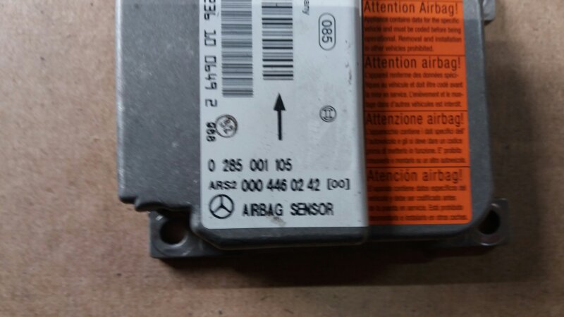 Блок управления подушкой безопасности AIR BAG на Mercedes Benz Vito W638 / Мерседес Вито 638 1996-2003г.\nОригинал.\nВ отличном состоянии. Рабочий.\nСнят с автомобиля из Японии. Авто без ДТП.\nКонтрактная запчасть из Японии. Без пробега по РФ. Отправим в 