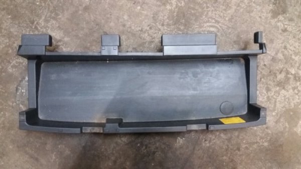 Ящик, карман, отсек, для инструментов / полка багажника на Lexus RX II RX300 RX330 RX350 2003-2009г / Toyota Harrier 2 Лексус РХ 300 330 350 400 Тойота Харриер.\nОригинал.\nВ отличном состоянии. Целый. Без дефектов.\nКонтрактная запчасть. Без пробега по Р