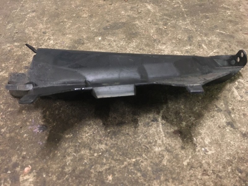 Водосток левый BMW X3 E83 / BMW Х3 Е83 2004-2010г. Оригинал. В отличном состоянии. Без дефектов. Отправим в регионы ТК. Контрактная запчасть из Японии. Без пробега по РФ. Отправим в регионы ТК. Контрактная запчасть из Японии. Гарантия на установку и прове