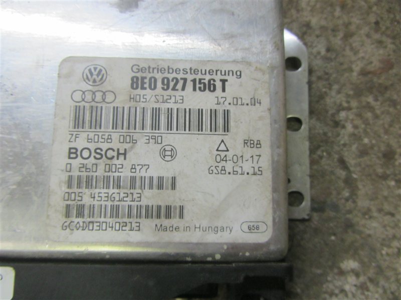 Блок управления АКПП / эбу КПП AMB 1.8 Turbo на Audi A4 B6 / Ауди А4 Б6 2000-2004г.\nОригинал.\nС аукциона Японии.\nС двигателя AMB 1.8 turbo / АМБ 1,8 турбо бензин.\nВ отличном состоянии. Рабочий. Гарантия на установку и проверку.\nКонтрактная запчасть и
