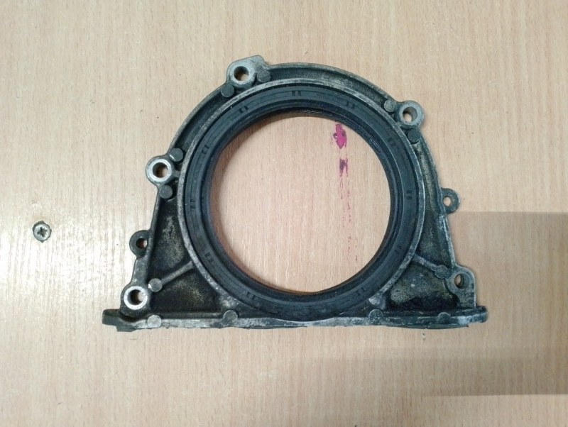 Крышка коленвала задняя QG18 QG18DE 1.8 бензин Nissan Primera P12 P12E 2002-2007г / Ниссан Примера Премьера Р12 Р12Е.\nОригинал.\nВ отличном состоянии. Без дефектов. Отправим в регионы ТК.