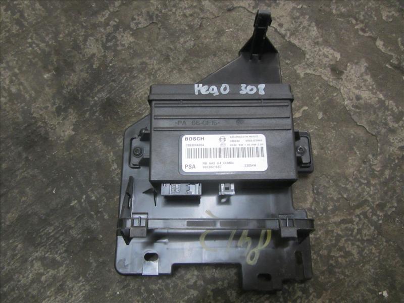 Электронный блок управления парктроником эбу BOSCH 0263004204 , 9663821680 , 1606383480, С аукциона Японии. Peugeot 308 I EP6 1.6 turbo AT 2010г хетчбек черный. Пробег 59000 км по Японии. Контрактная запчасть, без пробега по РФ., отличное