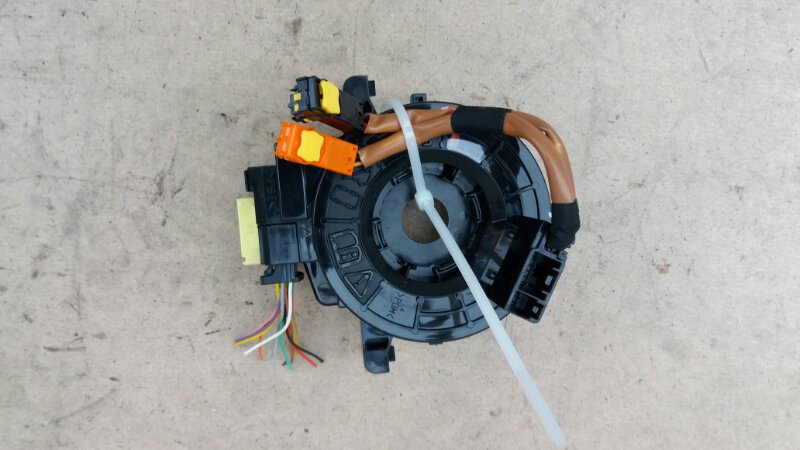 Механизм подрулевой для SRS / кольцо СРС на Toyota Camry XV40 V40 / Тойота Камри 40 2006-2011г\nОригинал.\nВ отличном состоянии. Рабочий.\nПод мультируль с кнопками (максимальная комплектация).\nКонтрактная запчасть из Японии. Гарантия на проверку. Отправ