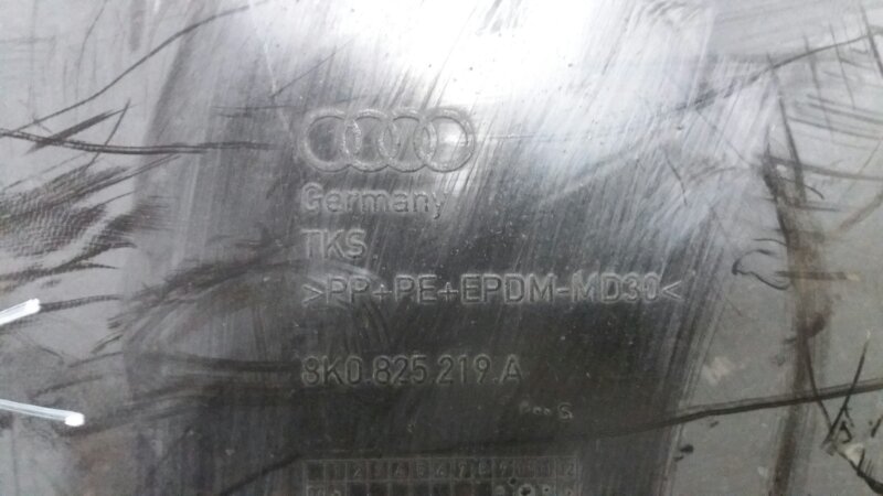 Защита антигравийная пыльник задняя боковая на Audi A4 B8 / Ауди А4 Б8 2010-2015г.\nОригинал.\nВ отличном состоянии. Без дефектов. Крепления целые.\nКонтрактная запчасть из Японии. Отправим в регионы ТК.\nПрименимость:\nAudi A4 [B8] 2007-2015\nAudi A5 S5 