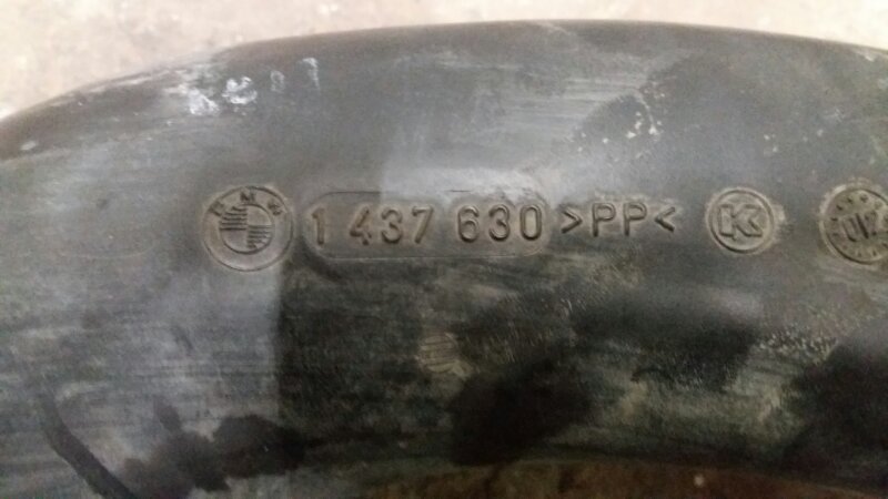 Патрубок воздушного фильтра воздуховод на БМВ Е39 / BMW 5 E39 1995-2003г рестайлинг.\nОригинал.\nДВС M52 , M54\nВ отличном состоянии. Без дефектов.\nКонтрактная запчасть из Японии. Без пробега по РФ. Отправим в регионы ТК.