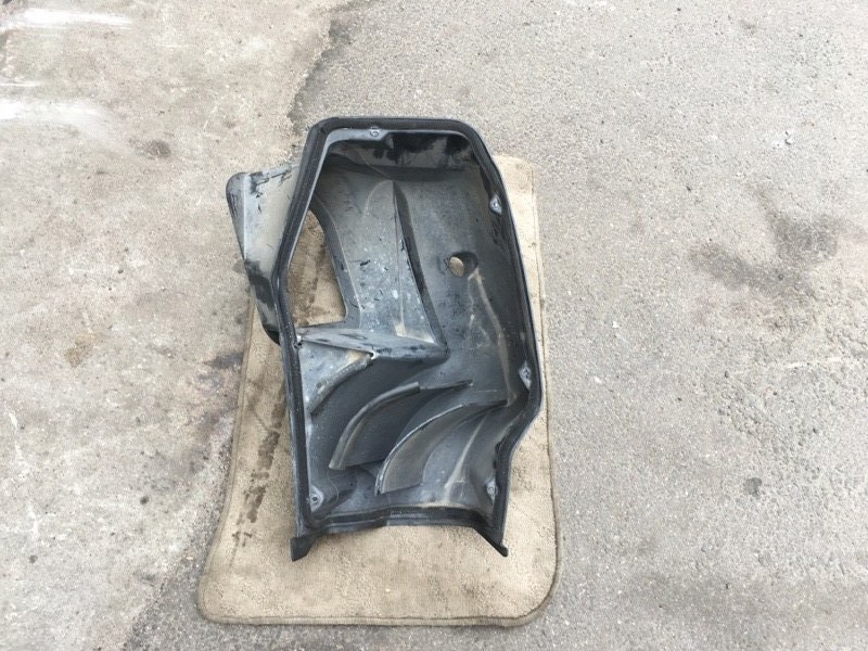 Воздуховод патрубок воздушный M111 под капот на Mercedes Benz Vito W638 / Мерседес Вито 638 1996-2003г.\nОригинал. Без дефектов. Отправим в регионы ТК.