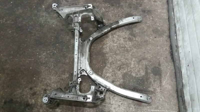 Балка передняя подрамник БМВ Е60 Е61 / BMW 5 Е60 Е61 2003-2009г. \nОригинал.\nВ отличном состоянии. Без дефектов.\nКонтрактная запчасть из Японии. Отправим в регионы ТК.