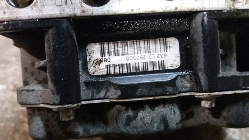 Блок ABS DSC / насос АБС N52 2.5 на БМВ Е60 Е61 / BMW 5 Е60 Е61 2003-2009г.\nОригинал.\nС двигателя N52 2.5 бензин. \nС аукциона Японии. Пробег 85 000 км.\nВ отличном состоянии. Без дефектов. Рабочий. Проверен перед снятием с автомобиля.\nКонтрактная запч