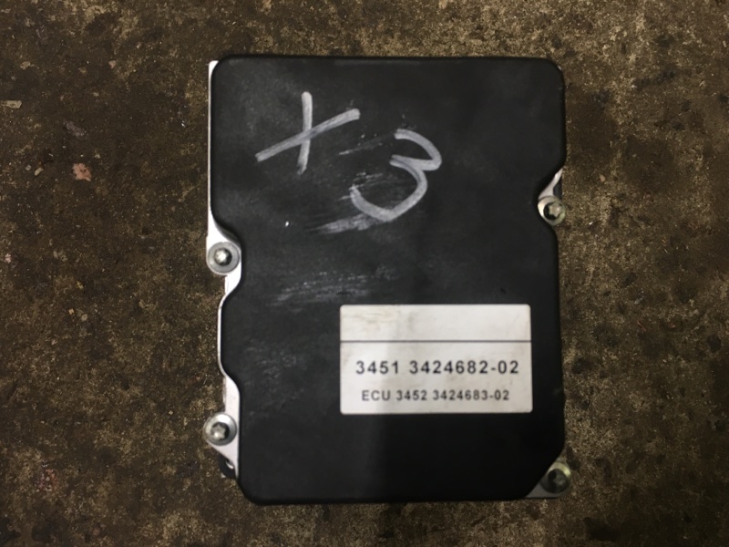 Блок ABS насос на BMW X3 E83 / BMW Х3 Е83 2004-2010г. \nОригинал.\nВ отличном состоянии. Рабочий.\nС двигателя M54 2.5 AT 4WD / М54 2,5 литра бензин\nКонтрактная запчасть из Японии. Гарантия на установку и проверку. Отправим в регионы ТК.