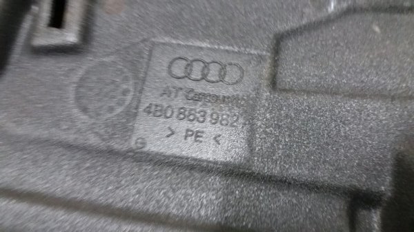Шумоизоляция двери задней правой на Audi Allroad A6 C5 Quattro / Ауди Алроад Алрод А6 С5 Кватро 2000-2005г.\nОригинал.\nВ отличном состоянии. Без дефектов.\nКонтрактная запчасть из Японии. Без пробега по РФ. Отправим в регионы ТК.\nПрименимость:\nAudi A6 