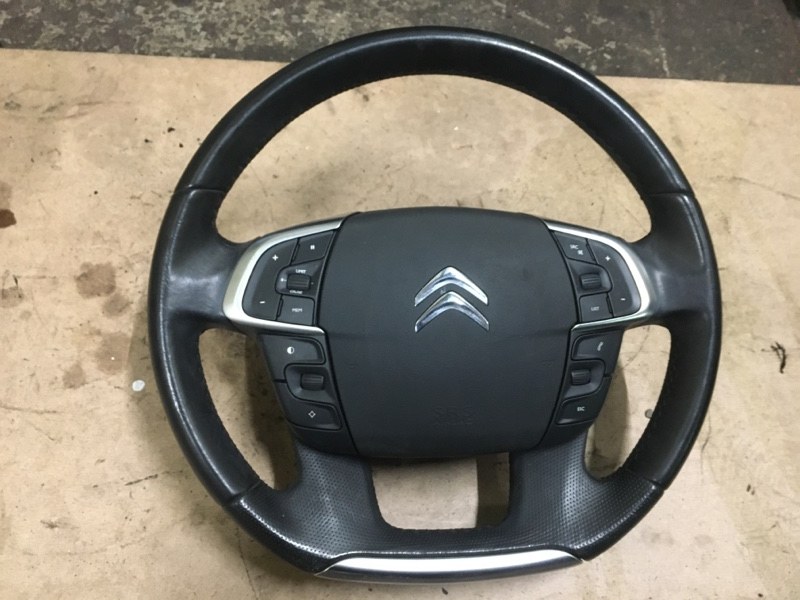 Рулевое колесо мульти руль с кнопками на Citroen C4 II / Ситроен С4 2 поколение 2011-2016г.\nОригинал.\nВ отличном состоянии. Кожа целая, без царапин, не затертый. Отправим в регионы ТК.
