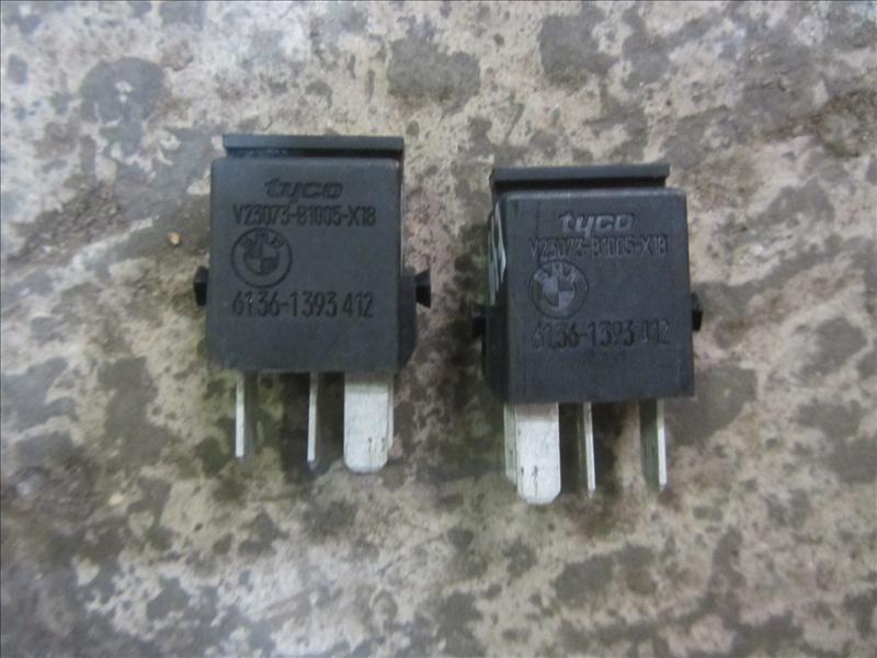 Реле указателя поворотов 61361393412, С аукциона Японии. BMW 5 E39 рестайлинг M54 2.5 ТУ AT бензин седан 2000-2003г. Контрактная запчасть, авто без пробега по РФ., отличное