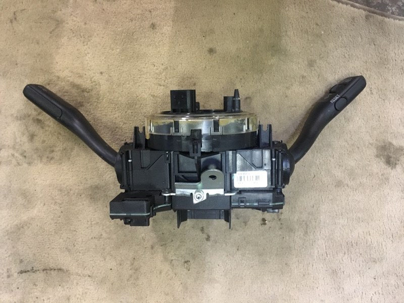 Переключатель подрулевой SRS / СРС в сборе на Audi A4 B7 / Ауди А4 Б7 2005-2007г.\nОригинал.\nЦена за комплект:\n- Блок электронный плата\n- Модуль комбинации подрулевый переключателей\n- Переключатель стеклоочистителей\n- Переключатель повротов / света ф