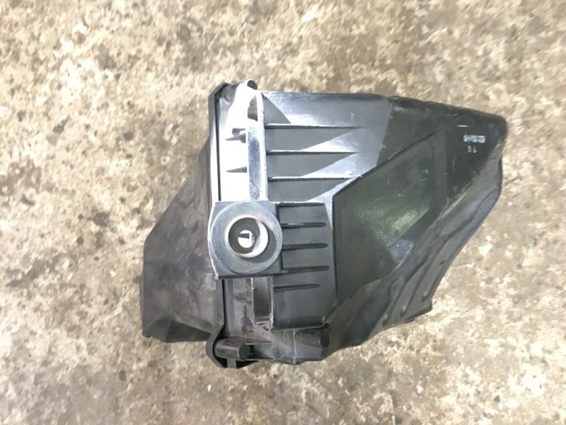 Корпус воздушного фильтра 2.0 ALT, С автомобиля Audi A4 B7 2.0 ALT AT 2005г седан вариатор 2WD (передний привод) седан цвет синий. Контрактная запчасть из Японии. Пробег 111 000 км. Без пробега по РФ., отличное