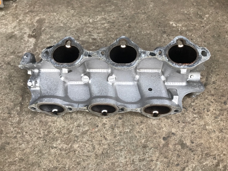 Коллектор впускной нижняя часть Infiniti M35 M45 Y50 / Nissan Fuga M / Инфинити М35 М45 У50 / Ниссан Фуга М 2004-2010г. Оригинал. В отличном состоянии. Контрактная запчасть из Японии. Без пробега по РФ. Отправим в регионы ТК. С двигателя 3.5 литра бензин 