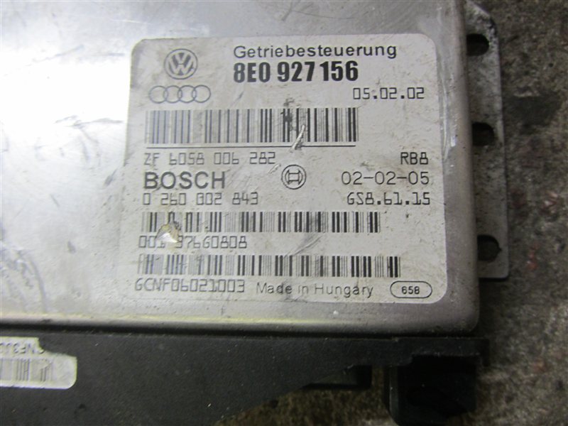 Блок управления АКПП / эбу КПП AMB 1.8 Turbo на Audi A4 B6 / Ауди А4 Б6 2000-2004г.\nОригинал.\nС аукциона Японии.\nС двигателя AMB 1.8 turbo / АМБ 1,8 турбо бензин.\nВ отличном состоянии. Рабочий. Гарантия на установку и проверку.\nКонтрактная запчасть и