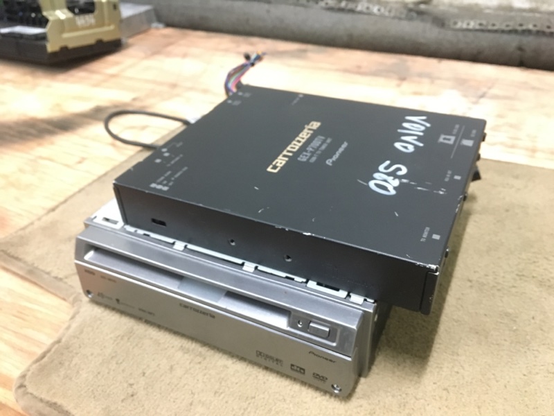 Магнитола CD DVD HDD усилитель Pioneer Carrozzeria GEX-P70DTV из Японии.\nОригинал.\nПроизводство Япония.\nВ отличном состоянии. Рабочий.\nКонтрактная запчасть из Японии. Гарантия на проверку. Отправим в регионы ТК.\nСтоял на автомобиле Volvo S80 (японец 