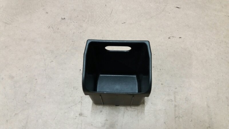 Ящик передней консоли  на Mercedes Benz E-Klasse W211 / Мерседес Е Класс 211 2002-2009г. Оригинал. В отличном состоянии. Без дефектов.
