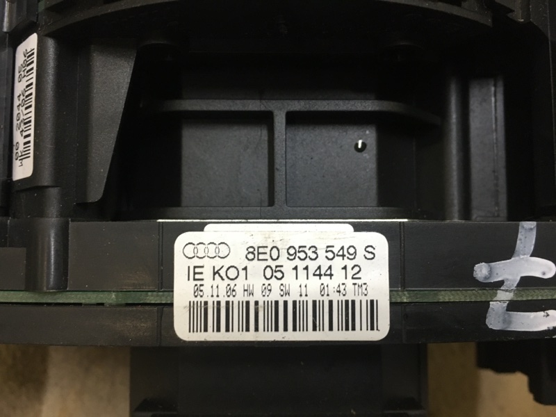Переключатель подрулевой SRS / СРС в сборе на Audi A4 B7 / Ауди А4 Б7 2005-2007г.\nОригинал.\nЦена за комплект:\n- Блок электронный плата\n- Модуль комбинации подрулевый переключателей\n- Переключатель стеклоочистителей\n- Переключатель повротов / света ф