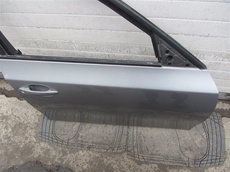Дверь передняя правая в сборе БМВ Е60 Е61 / BMW 5 Е60 Е61 2003-2009г.\nОригинал.\nСедан / универсал.\nЦвет A08 серебристо серый металлик.\nВ отличном состоянии. Без дефектов.\nБез жучков и коррозии. Заводская краска.\nЦена за всю дверь в сборе как на фото