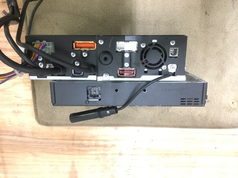 Магнитола CD DVD HDD усилитель Pioneer Carrozzeria GEX-P70DTV из Японии.\nОригинал.\nПроизводство Япония.\nВ отличном состоянии. Рабочий.\nКонтрактная запчасть из Японии. Гарантия на проверку. Отправим в регионы ТК.\nСтоял на автомобиле Volvo S80 (японец 