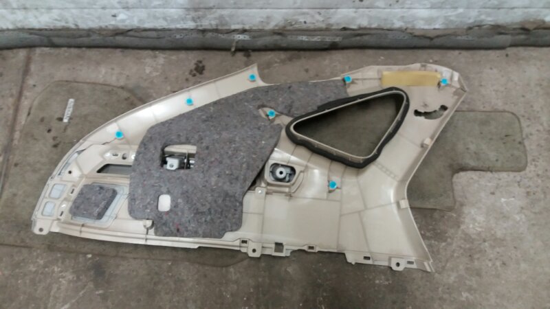 Обшивка накладка багажника правая на Lexus RX II 2003-2009г / Toyota Harrier Лексус РХ 2 Тойота Харриер.